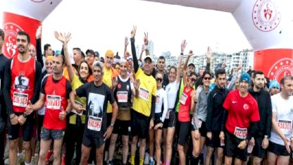İzmir'de dostluk için koştular