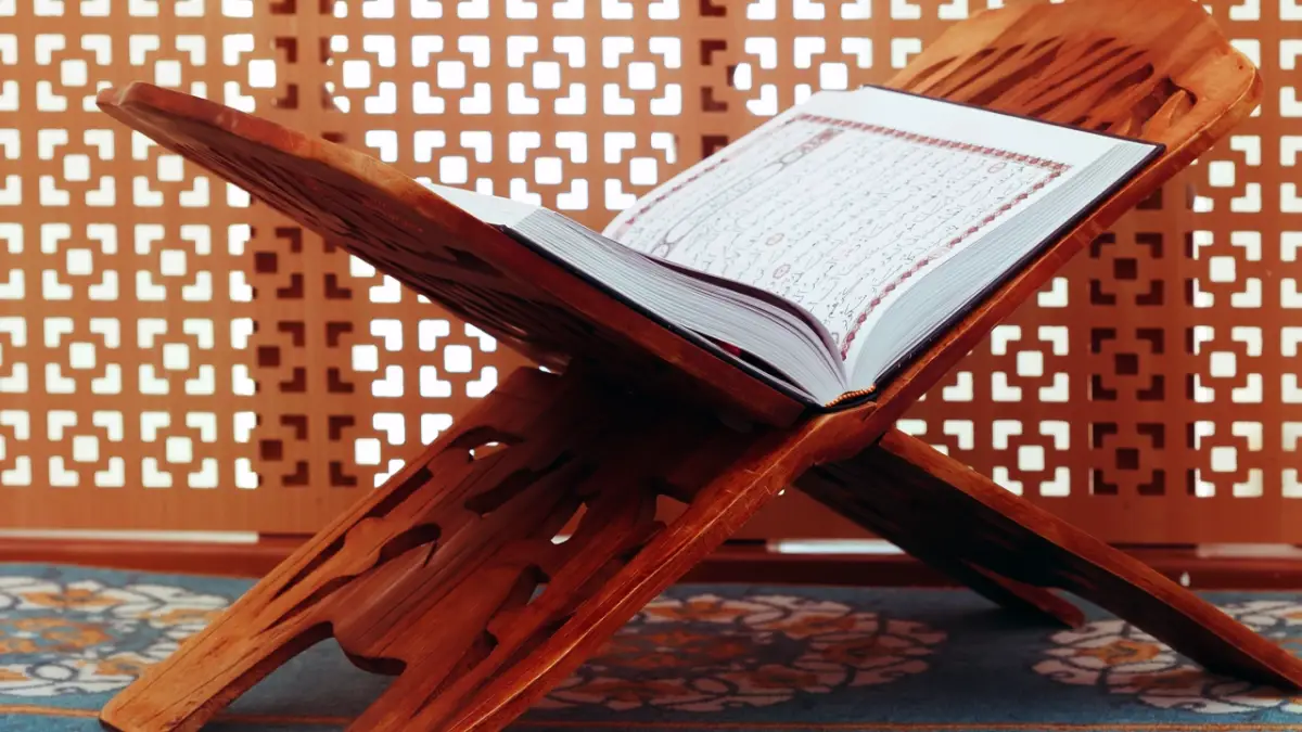 Kur'an'ın Kalbinden: Bugünün Ayeti, Modern Dünyanın Kargaşasında Sükunet Vadediyor