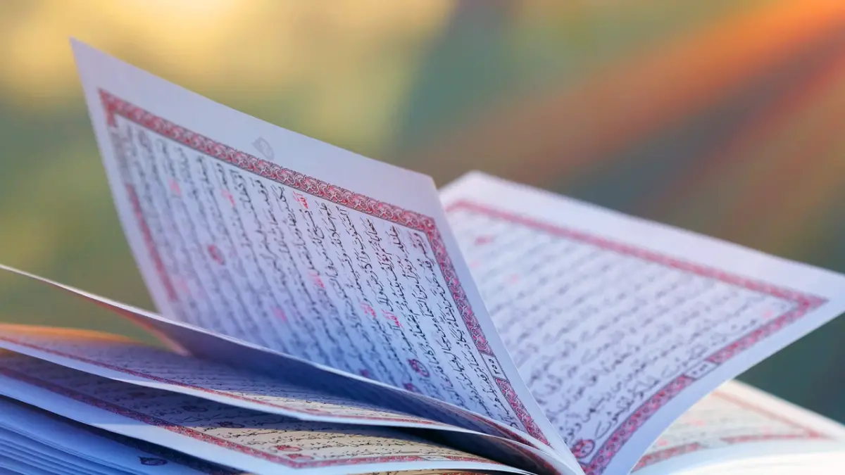 Kur'an'ın Kalbinden: Bugünün Ayeti, Modern Dünyanın Kargaşasında Sükunet Vadediyor